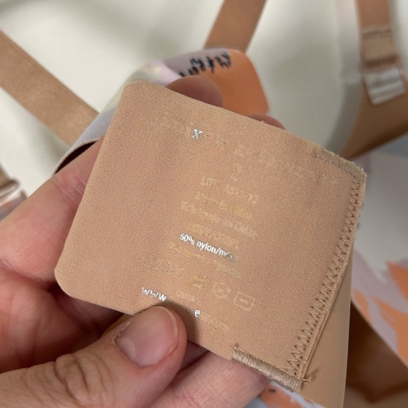 Knix Evolution Reversible Bra Size 2 - Picture 5 of 6